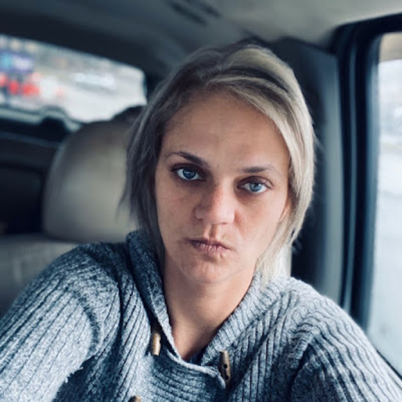 Meet your Posher, Sandy - Picture 1 of 1